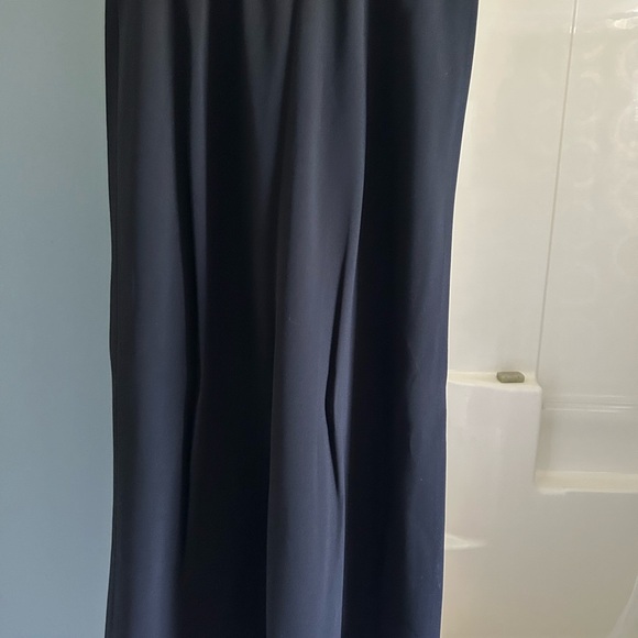 Elegant Black Maxi Skirt - Picture 3 of 3